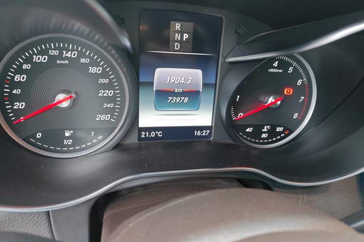 Used Mercedes-Benz GLC 2019 GLC 260 L 4MATIC Luxury Model Odometer Close Up