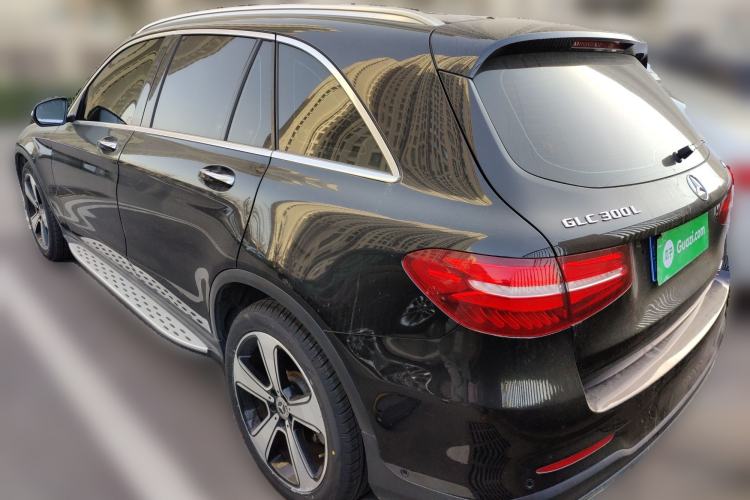 Used Mercedes-Benz GLC 2019 GLC 300 L 4MATIC Dynamic Model Rear Left 45 Deg