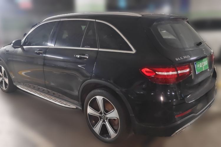 Used Mercedes-Benz GLC 2019 GLC 300 L 4MATIC Dynamic Model Rear Left 45 Deg
