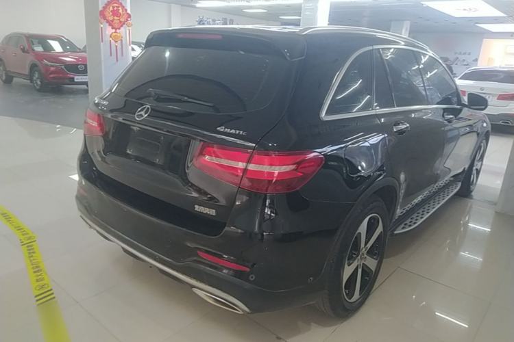 Used Mercedes-Benz GLC 2019 GLC 260 L 4MATIC Luxury Model Rear Right 45 Deg