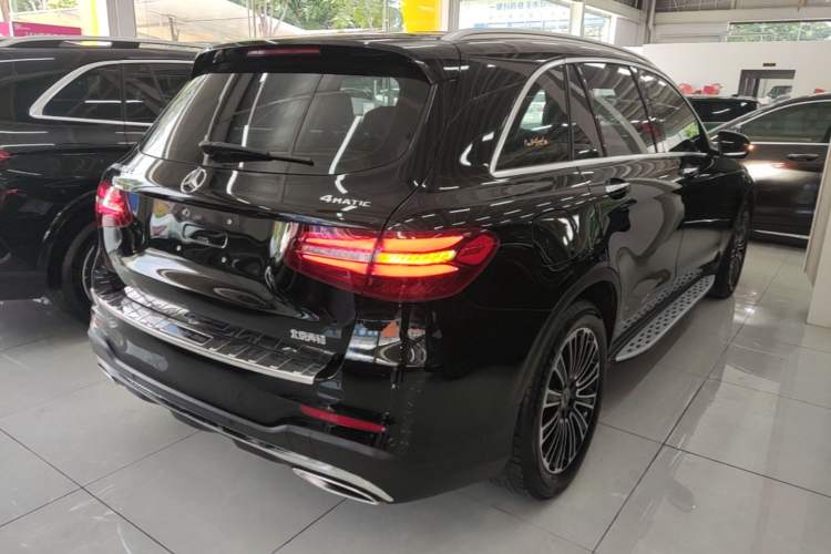 Used Mercedes-Benz GLC 2019 GLC 260 L 4MATIC Dynamic Model Rear Right 45 Deg