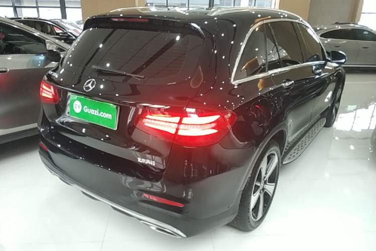 Used Mercedes-Benz GLC 2019 GLC 300 L 4MATIC Dynamic Model Rear Right 45 Deg