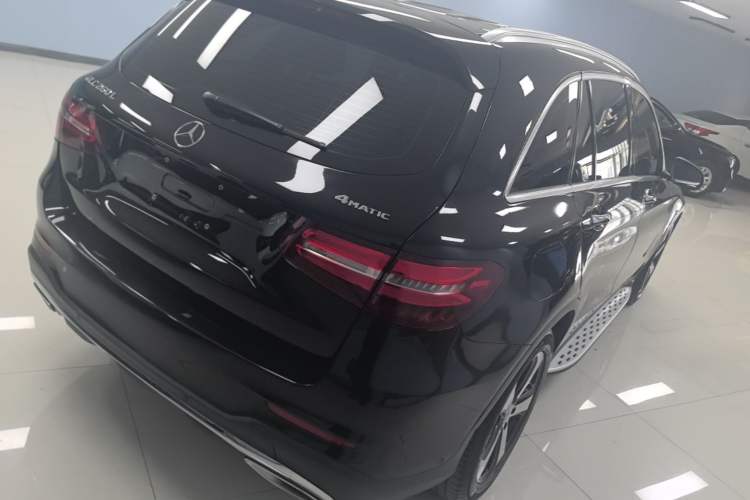 Used Mercedes-Benz GLC 2019 Facelift GLC 260 L 4MATIC Luxury Model Rear Right 45 Deg