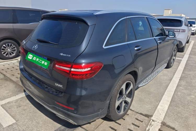 Used Mercedes-Benz GLC 2019 Facelift GLC 260 L 4MATIC Luxury Model Rear Right 45 Deg