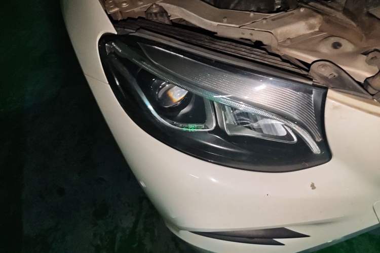 Used Mercedes-Benz GLC 2019 Facelift GLC 260 L 4MATIC Luxury Model Right Front Headlight