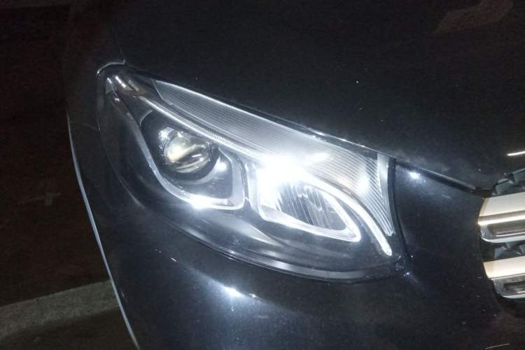 Used Mercedes-Benz GLC 2019 GLC 260 L 4MATIC Dynamic Model Right Front Headlight