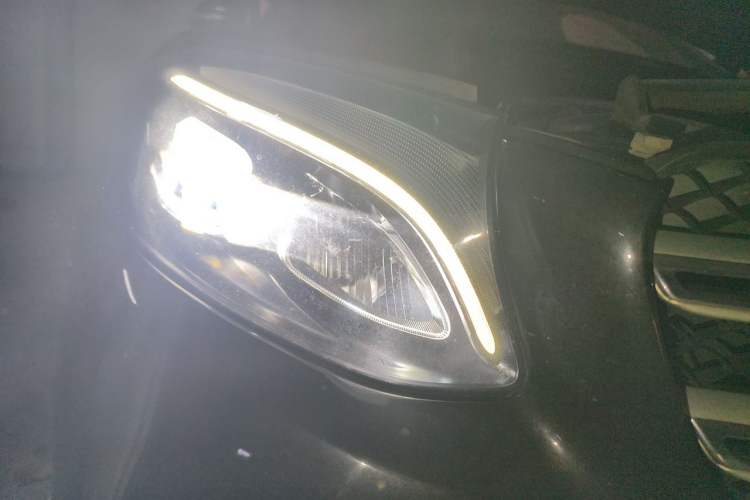 Used Mercedes-Benz GLC 2019 GLC 260 L 4MATIC Dynamic Model Right Front Headlight