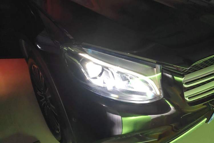 Used Mercedes-Benz GLC 2019 GLC 260 L 4MATIC Dynamic Model Right Front Headlight