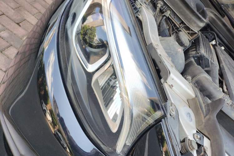 Used Mercedes-Benz GLC 2019 GLC 260 4MATIC Luxury Model Right Front Headlight