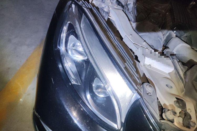 Used Mercedes-Benz GLC 2019 GLC 300 L 4MATIC Dynamic Model Right Front Headlight
