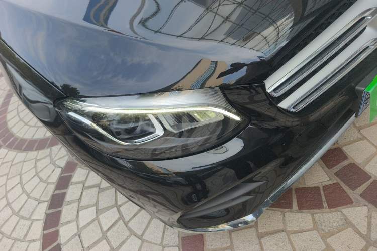 Used Mercedes-Benz GLC 2019 GLC 260 L 4MATIC Luxury Model Right Front Headlight