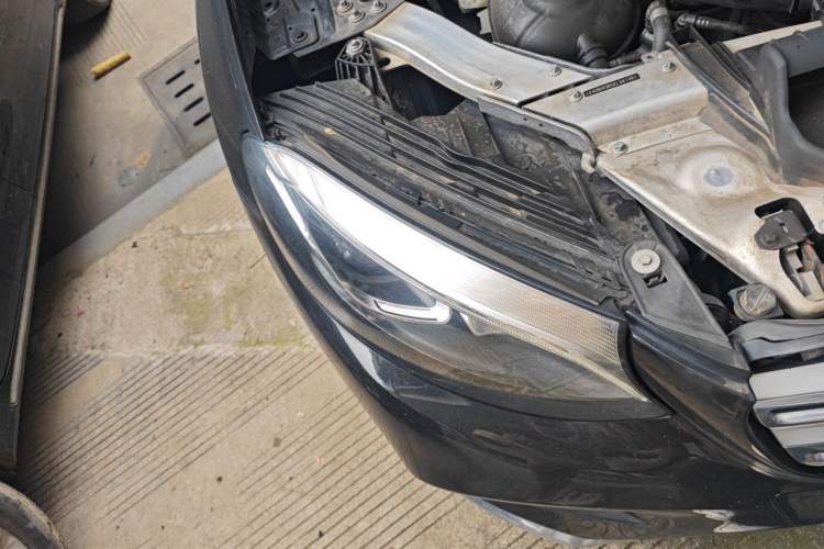 Used Mercedes-Benz GLC 2019 Facelift GLC 260 L 4MATIC Luxury Model Right Front Headlight