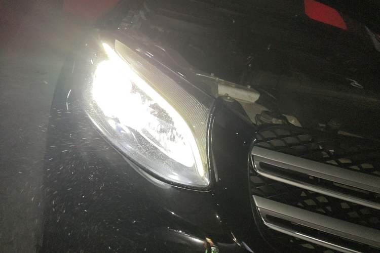 Used Mercedes-Benz GLC 2019 GLC 260 L 4MATIC Dynamic Model Right Front Headlight