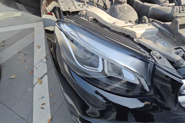 Used Mercedes-Benz GLC 2019 GLC 260 L 4MATIC Dynamic Model Right Front Headlight