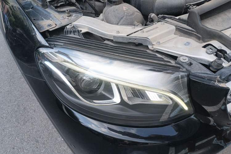 Used Mercedes-Benz GLC 2019 GLC 260 L 4MATIC Dynamic Model Right Front Headlight