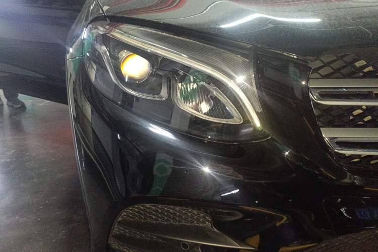 Used Mercedes-Benz GLC 2019 Facelift GLC 260 L 4MATIC Luxury Model Right Front Headlight