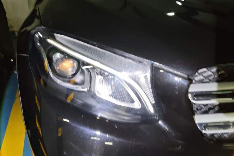 Used Mercedes-Benz GLC 2019 Facelift GLC 260 L 4MATIC Luxury Model Right Front Headlight