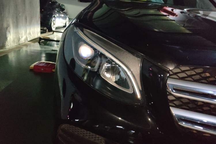 Used Mercedes-Benz GLC 2019 GLC 260 L 4MATIC Dynamic Model Right Front Headlight