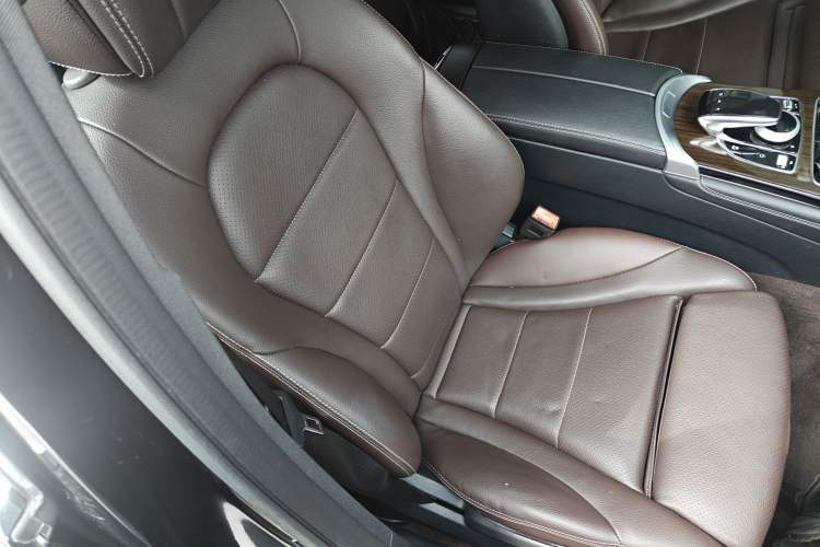 Used Mercedes-Benz GLC 2019 Facelift GLC 260 L 4MATIC Luxury Model Right Front Seat