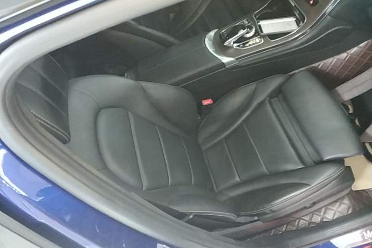 Used Mercedes-Benz GLC 2019 GLC 300 L 4MATIC Dynamic Model Right Front Seat