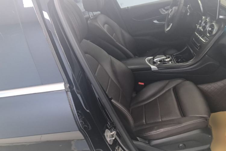 Used Mercedes-Benz GLC 2019 Facelift GLC 260 L 4MATIC Luxury Model Right Front Seat