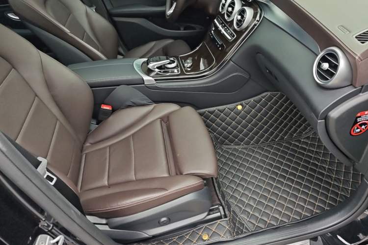 Used Mercedes-Benz GLC 2019 GLC 260 L 4MATIC Dynamic Model Right Front Seat