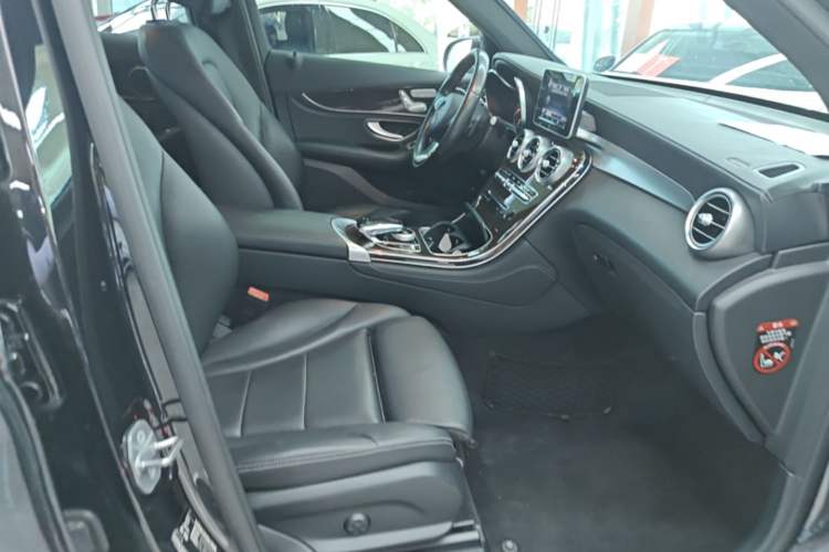 Used Mercedes-Benz GLC 2019 GLC 260 L 4MATIC Dynamic Model Right Front Seat