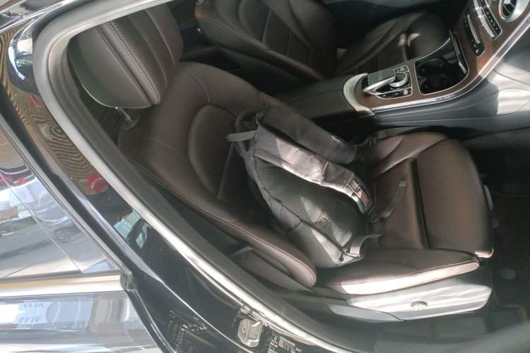 Used Mercedes-Benz GLC 2019 Refreshed GLC 300 L 4MATIC Dynamic Edition Right Front Seat
