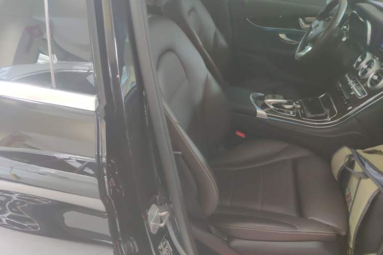 Used Mercedes-Benz GLC 2019 GLC 260 L 4MATIC Dynamic Model Right Front Seat