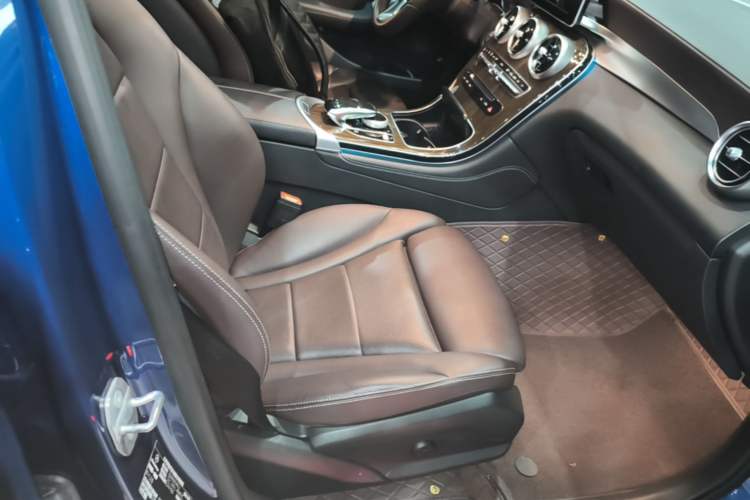 Used Mercedes-Benz GLC 2019 GLC 260 L 4MATIC Dynamic Model Right Front Seat