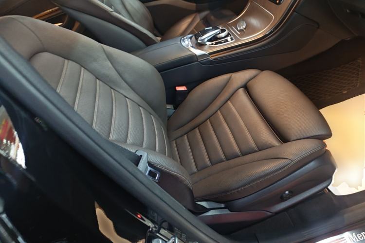 Used Mercedes-Benz GLC 2019 Refreshed GLC 300 L 4MATIC Dynamic Edition Right Front Seat