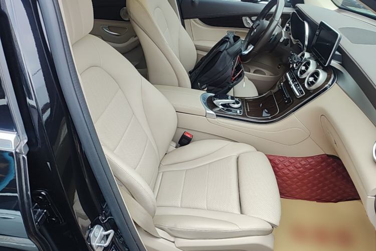 Used Mercedes-Benz GLC 2019 Facelift GLC 260 L 4MATIC Luxury Model Right Front Seat