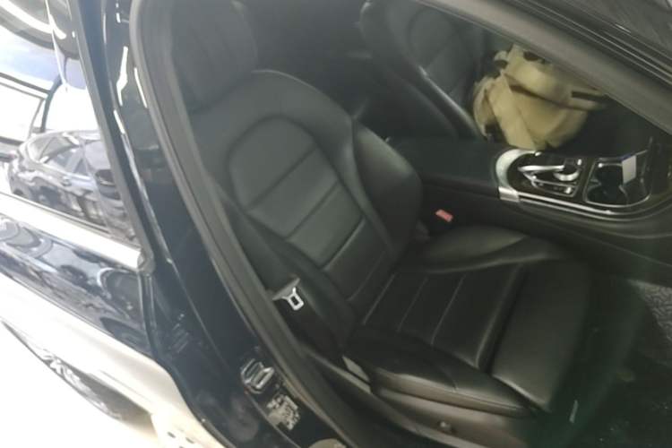 Used Mercedes-Benz GLC 2019 GLC 260 L 4MATIC Dynamic Model Right Front Seat