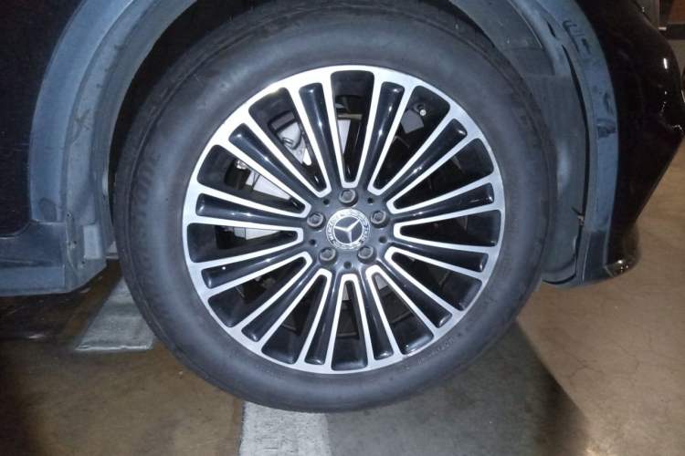 Used Mercedes-Benz GLC 2019 GLC 260 L 4MATIC Dynamic Model Right Front Wheel Hub