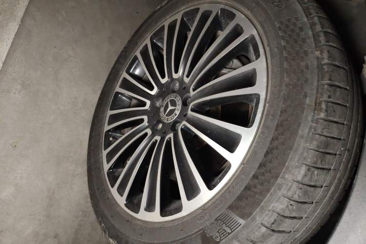Used Mercedes-Benz GLC 2019 GLC 200 L 4MATIC Right Front Wheel Hub