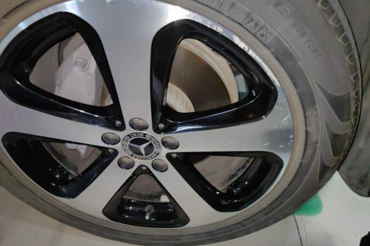 Used Mercedes-Benz GLC 2019 Facelift GLC 260 L 4MATIC Luxury Model Right Front Wheel Hub