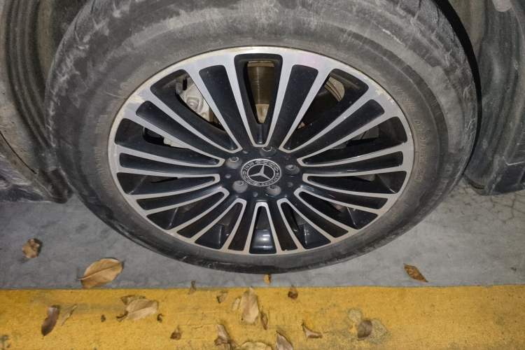 Used Mercedes-Benz GLC 2019 GLC 260 L 4MATIC Dynamic Model Right Front Wheel Hub
