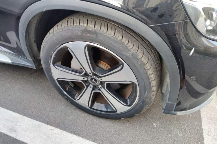 Used Mercedes-Benz GLC 2019 GLC 300 L 4MATIC Dynamic Model Right Front Wheel Hub