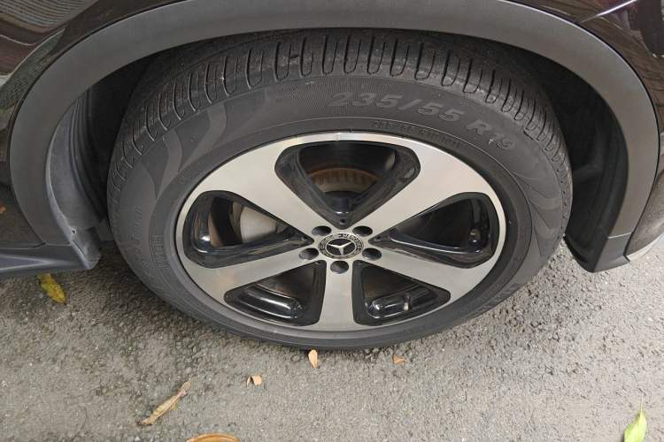Used Mercedes-Benz GLC 2019 Facelift GLC 260 L 4MATIC Luxury Model Right Front Wheel Hub