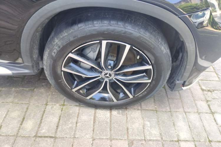 Used Mercedes-Benz GLC 2019 GLC 260 4MATIC Luxury Model Right Front Wheel Hub