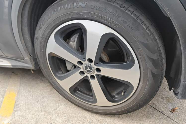 Used Mercedes-Benz GLC 2019 Facelift GLC 260 L 4MATIC Luxury Model Right Front Wheel Hub