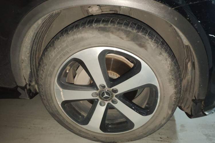Used Mercedes-Benz GLC 2019 Facelift GLC 260 L 4MATIC Luxury Model Right Front Wheel Hub