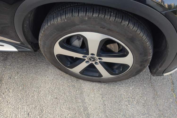 Used Mercedes-Benz GLC 2019 GLC 260 4MATIC Luxury Model Right Front Wheel Hub