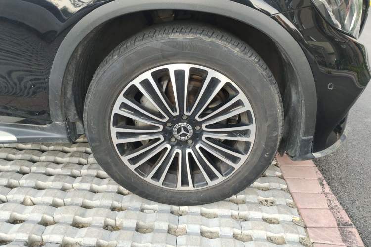 Used Mercedes-Benz GLC 2019 GLC 260 L 4MATIC Dynamic Model Right Front Wheel Hub