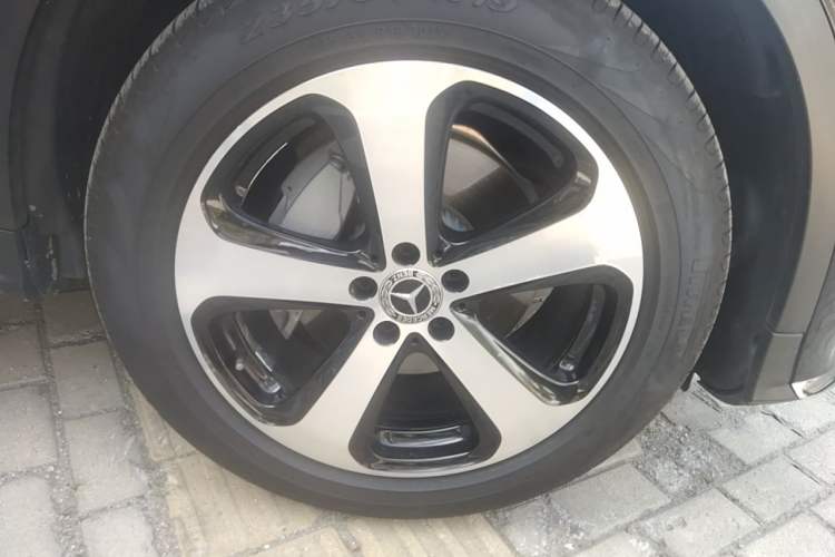 Used Mercedes-Benz GLC 2019 Facelift GLC 260 L 4MATIC Luxury Model Right Front Wheel Hub