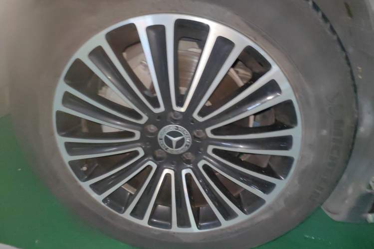 Used Mercedes-Benz GLC 2019 GLC 260 L 4MATIC Dynamic Model Right Front Wheel Hub