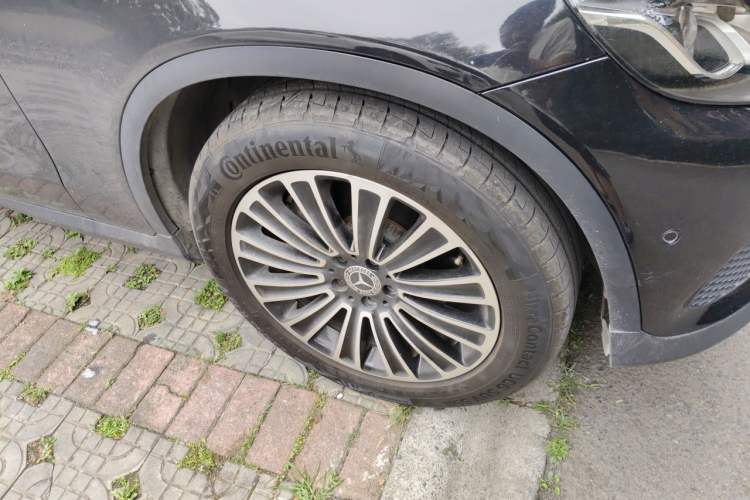 Used Mercedes-Benz GLC 2019 GLC 200 L 4MATIC Right Front Wheel Hub