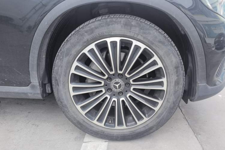 Used Mercedes-Benz GLC 2019 GLC 200 L 4MATIC Right Front Wheel Hub