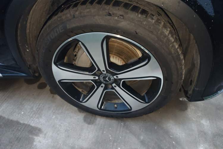 Used Mercedes-Benz GLC 2019 Refreshed GLC 300 L 4MATIC Dynamic Edition Right Front Wheel Hub