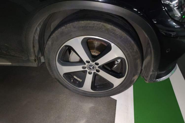 Used Mercedes-Benz GLC 2019 Facelift GLC 260 L 4MATIC Luxury Model Right Front Wheel Hub